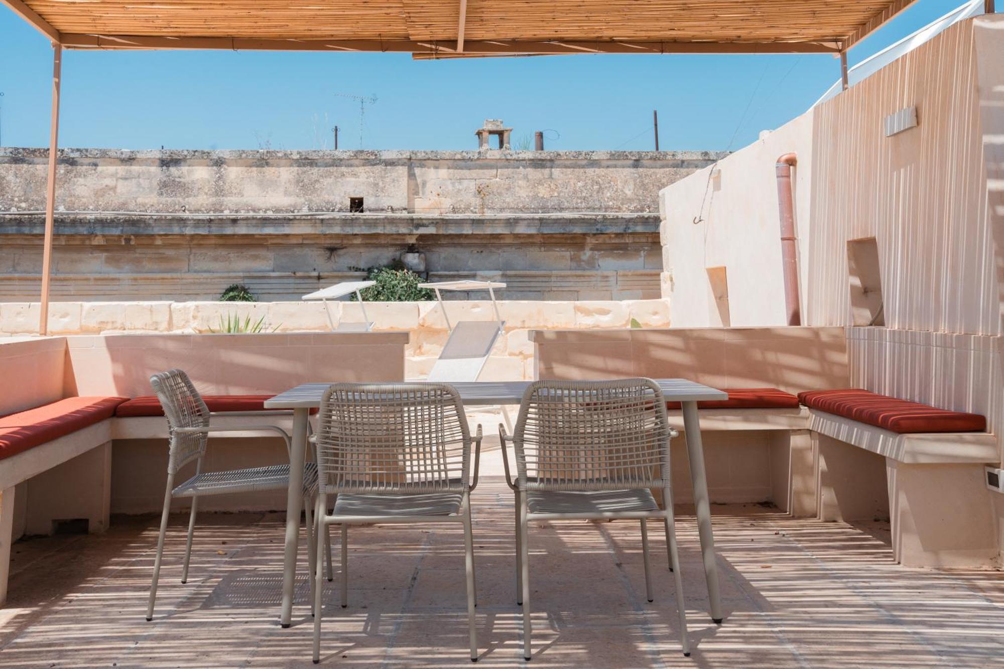 Margherita Apartment & Rooftop By Residence Colibri Lecce Exterior photo
