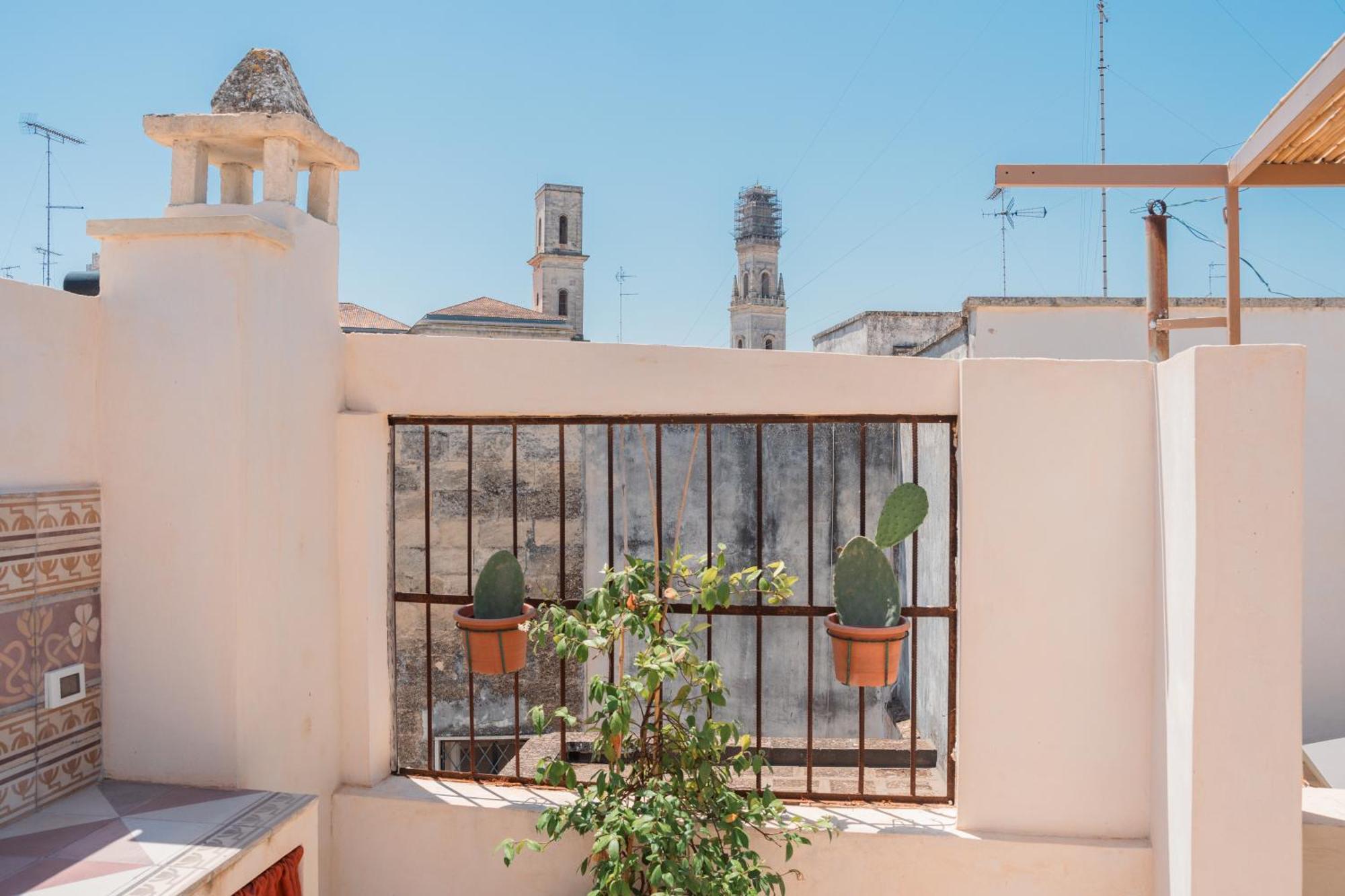 Margherita Apartment & Rooftop By Residence Colibri Lecce Exterior photo