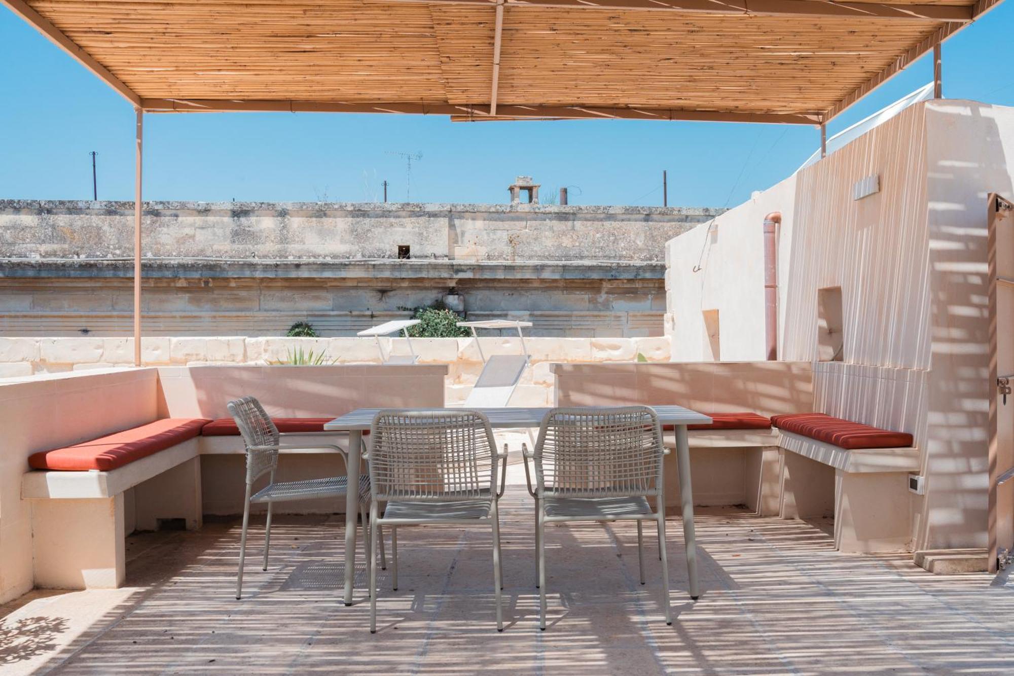 Margherita Apartment & Rooftop By Residence Colibri Lecce Exterior photo